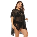 Detail van zwarte gehaakte strandoutfit met mesh-gebreide textuur en zijsplit - Eén maat / Zwart