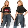 Plus-Size-T-Shirt in Schwarz mit Pailletten-Lippen und langem Netzstoff-Einsatz - XL / Schwarz Rote Lippen