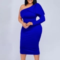 Elegante felblauwe midi-jurk met één schouder, lange mouwen en decoratieve ruches op de schouder - S / Blauw