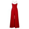 Detailansicht des roten Plissee-Jumpsuits mit goldenen Ketten und drapiertem Wasserfallausschnitt - S / Rot