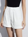 Weiße Damen-High-Waist-Shorts mit Faltenwurf, Umschlag am Saum und breiten Schlaufen - S / Weiß