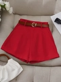 Short élégant rouge taille haute à jambes larges pour femmes avec ceinture en cuir marron - S / Rouge
