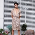 Luxe zijden herenbadjas met vintage print en contrasterende biezen voor thuisgebruik - M / Luxe Goud