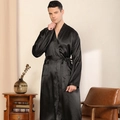 Albornoz kimono de satén negro para hombre con manga larga y cinturón en estilo de casa - M / Negro