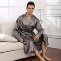 Albornoz kimono de satén gris plateado para hombre con mangas largas y cinturón ajustable - M / Gris