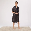 Accappatoio da uomo in raso blu navy a righe dorate con elegante collo a scialle - S / Righe dorate