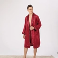 Set accappatoio da uomo in raso rosso vino con strisce verticali e bordini bianchi - S / Rosso Vino a Righe Sottili