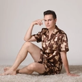 Pyjama en satin de soie pour hommes avec imprimés ours marrons et manches courtes - Café Imprimé Ours