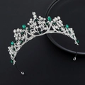 Couronne argentée avec cristaux vert foncé et strass blancs sur fond noir - Argent Pierre Verte