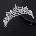 Elegante corona in cristallo argentato con strass a goccia su sfondo nero opaco - Argento Strass Bianco