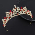 Diadème doré élégant avec cristaux blancs et rubis rouges sur une monture florale - Or Zirconium Rouge