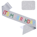 Banda de cumpleaños plateada brillante con texto colorido IT'S MY BIRTHDAY - JD097 Plateado Brillantina Texto Colorido Estilo 1
