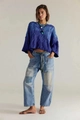Détails du pull en maille torsadée bleu dégradé et du jean patchwork avec bords effilochés - Style Patchwork Bleu (14652H)