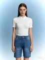 Ensemble haut blanc moulant à manches courtes et short en jean bleu foncé femme - S / Bleu