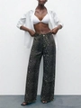 Detailweergave van een broek met hoge taille en wijde pijpen met hippe luipaardprint - S / Grijs