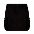 Detalle de minifalda cargo de mezclilla negra con bolsillos de solapa y costura fina - S / Negro