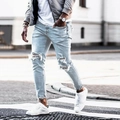 Jean denim slim bleu clair pour homme avec détails déchirés et style mode urbaine décontracté - S / Bleu clair