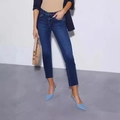 Jeans corti elasticizzati blu scuro da donna abbinati a un outfit casual ed elegante - S / Blu scuro