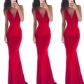 Detailansicht eines roten, sexy Abendkleids mit tiefem V-Ausschnitt und Meerjungfrau-Silhouette - S / Rot