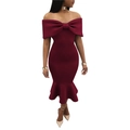 Detail van bordeauxrode off-shoulder avondjurk met grote strik en elegante zeemeermin-zoom - S / Bordeauxrood