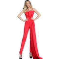 Elegante tuta rossa da donna con spalle scoperte, fusciacca laterale e gamba dal taglio dritto - S / Rosso