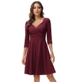 Elegante bordeauxrode midi-jurk met V-hals, 3/4-mouwen en A-lijn silhouet voor cocktailparty's - S / Bordeauxrood