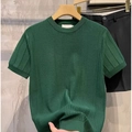 T-shirt in maglia verde scuro slim fit con strisce verticali e scollo a girocollo - M / Verde