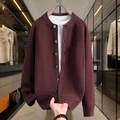 Gilet en maille bordeaux pour hommes avec col rond, poche de poitrine et boutons - M / Rouge