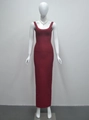 Detaillierte Textur des dunkelroten Bodycon-Bandagekleids mit schmaler Passform - XS / Burgunderrot