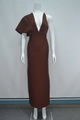 Dunkelbraunes asymmetrisches Bandage-Abendkleid mit tiefem V-Ausschnitt und Volantärmel - XS / Dunkelbraun