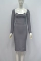 Détail de la robe en maille grise avec une encolure bustier structurée et design épaules nues - XS / Gris