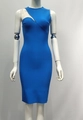 Robe moulante sans manches bleu vif avec décolleté asymétrique et coupe ajustée élégante - Bleu foncé