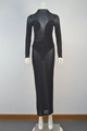 Détail de la robe noire sexy à manches longues en mesh transparent sur mannequin - S / Noir