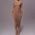 Vestido midi de malla fruncida marrón con hombro asimétrico y corte ajustado elegante - XS / Camel