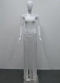 Elegante mono blanco sin tirantes con flecos largos para un look de verano moderno - S / Blanco