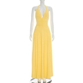 Detail van de elegante lichtgele halter maxi-jurk met diepe V-hals en geplooide tailleband - S / Geel