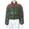Damen Steppjacke im Cropped-Stil in Olivgrün und Braun mit praktischem Reißverschluss - S / Rotbraun
