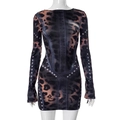 Detail von Leopard-Bodycon-Kleid mit Strasssteinen und Jeans-Print-Effekt am Saum - S / Schwarzer Leopard