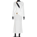 Vista detallada de vestido blanco de manga larga con fruncidos en cintura y aros dorados - S / Blanco