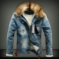 Giacca di jeans invernale da uomo con grande collo in pelliccia e fodera in pile - M / Blu