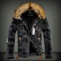 Giacca di jeans invernale da uomo grigio scuro con collo in pelliccia sintetica e fodera calda - M / Nero