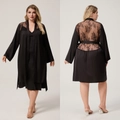Bata de satén negro talla grande con encaje floral en la espalda y acabado sedoso - 1XL / Bata Individual Negra / Negro