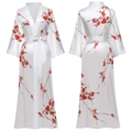 Peignoir élégant en satin blanc pour femme avec imprimé floral de fleurs de prunier rouges - Taille unique / Prunier Blanc (Blanc & Prune Rouge)