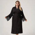 Albornoz de satén de talla grande para mujer en color negro con encaje y cinturón a juego - 1XL / Negro