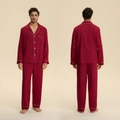 Pigiama da uomo in raso bordeaux con maniche lunghe e dettagli bordati bianchi - M / Rosso Vino (Uomini)