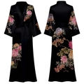 Peignoir long en satin noir pour femme avec motifs floraux, vues de face et de dos - Taille unique / Branche Dorée (Noir & Pivoine Rose)