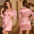 Peignoir élégant en satin rose pour femme avec col en V et ceinture ajustable à la taille - S / Rose