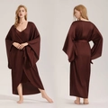 Elegante vestaglia lunga in raso bordeaux con cintura regolabile e ampie maniche morbide - Taglia unica / caffè