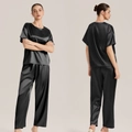 Pijama de dos piezas de seda negra para mujer con top de manga corta y pantalón - S / Negro