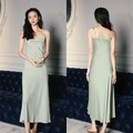 Nuisette élégante en satin vert menthe avec fines bretelles et col bénitier fluide - Vert clair